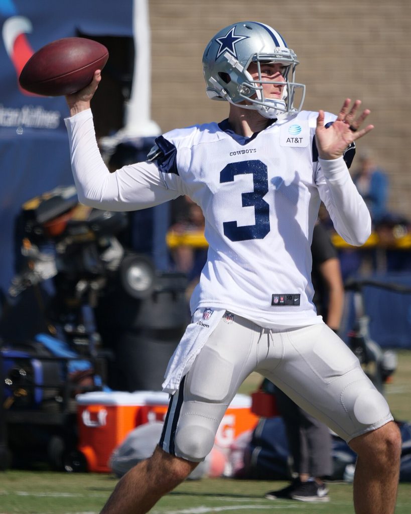 A Medical Report That Changes a Season: Jalen Hurts and the Blood Clots An American football quarterback preparing to throw the ball